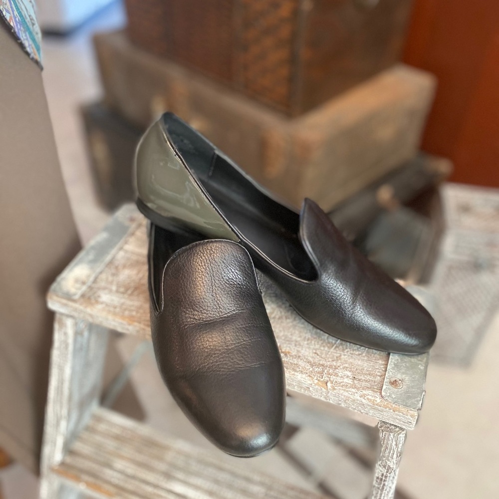 Logo leather loafers